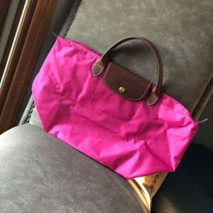 Fuschia Longchamp Le Pliage Medium tote - new